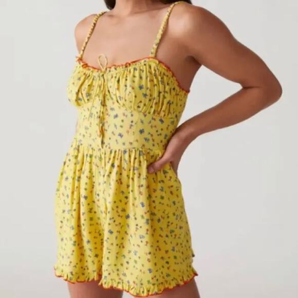 Urban Outfitters Betti Print Linen Blend Floral Romper Shorts Yellow Size XS - Picture 1 of 9